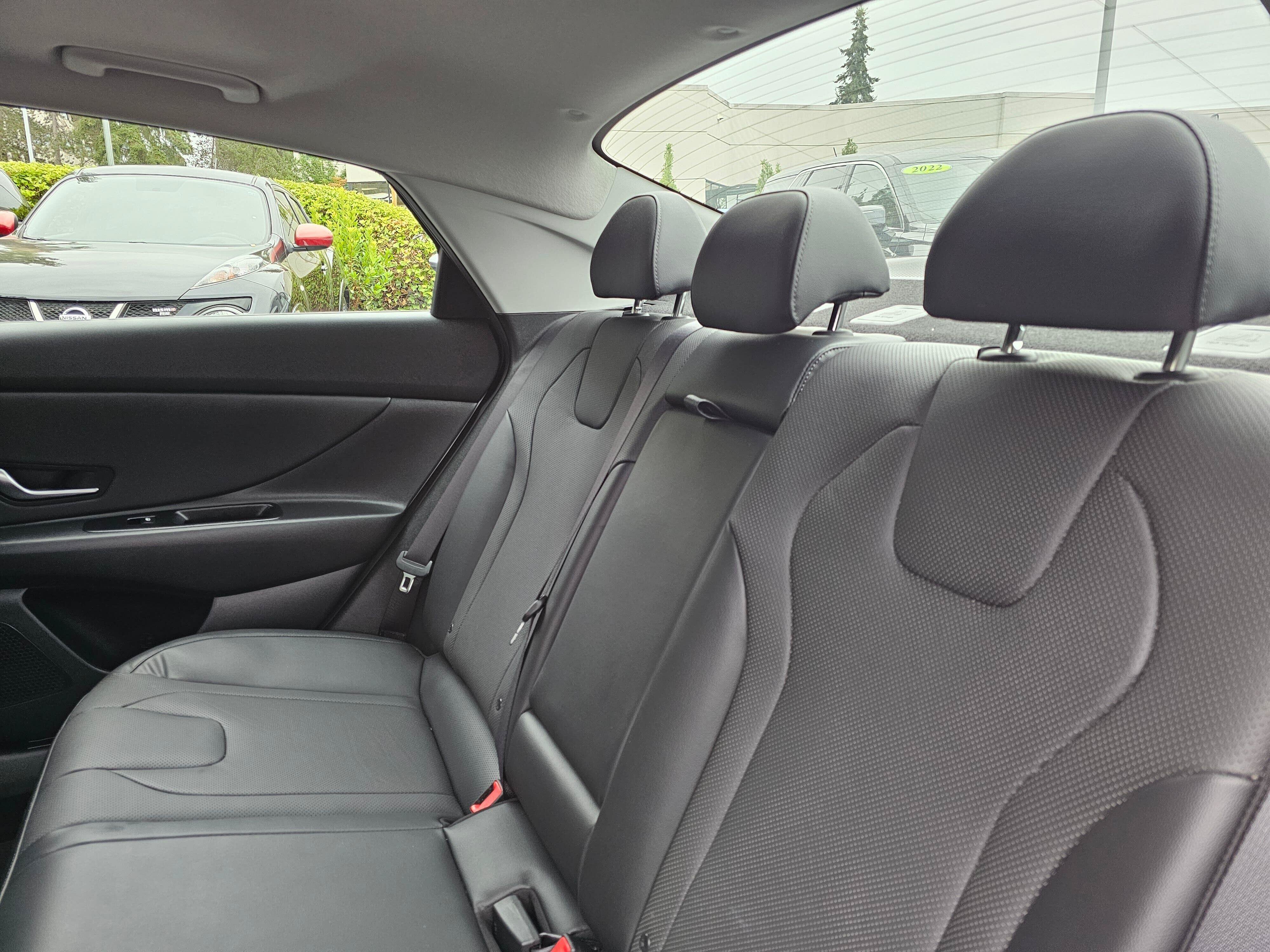 Used 2023 Hyundai Elantra Limited w/ Cargo Package FWD image 21