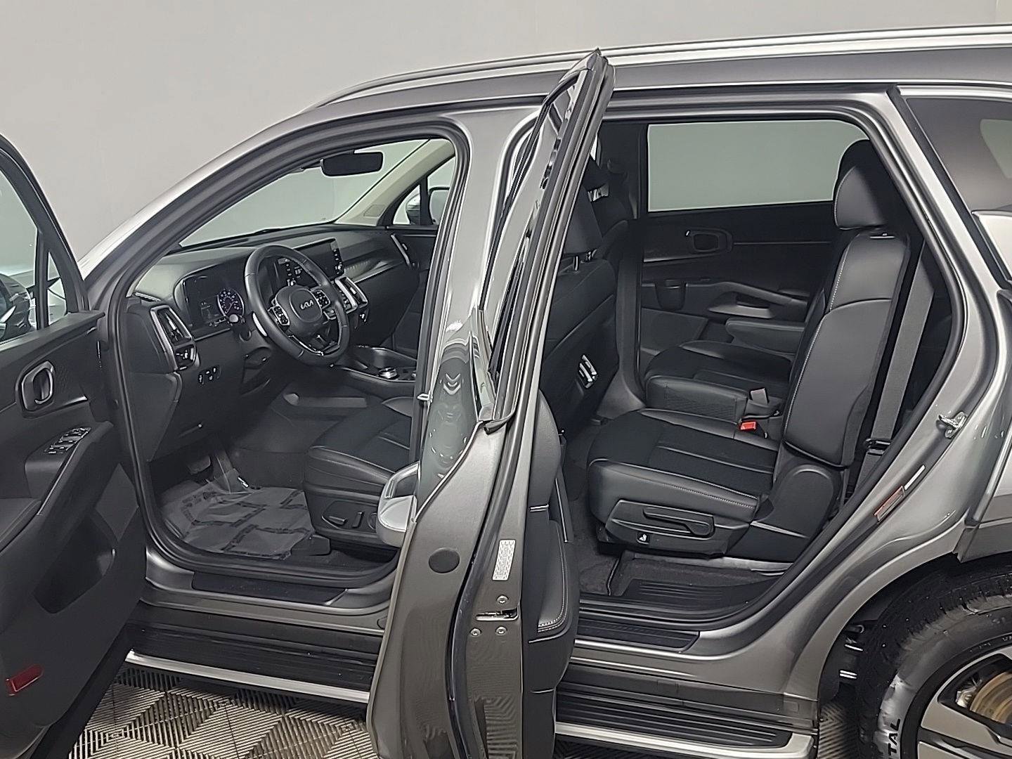 Used 2023 Kia Sorento EX AWD/4WD image 17