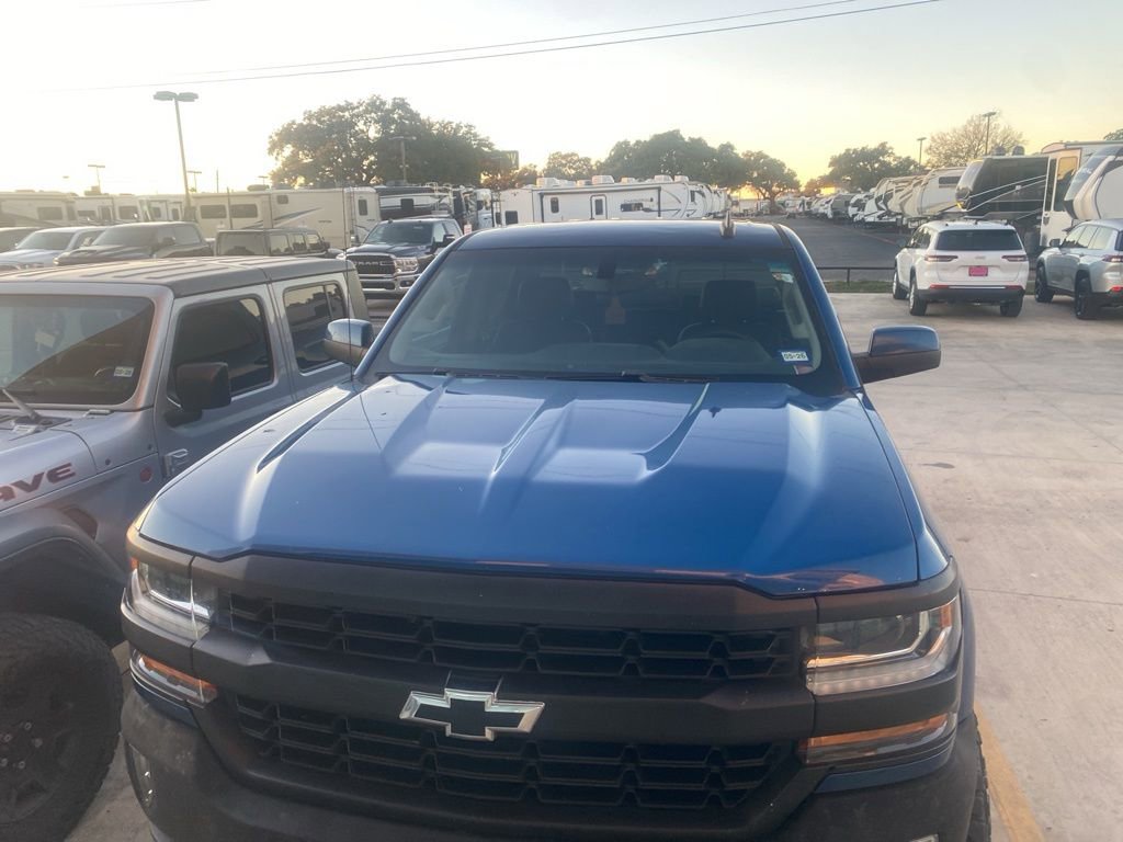 Used 2018 Chevrolet Silverado 1500 LT w/ Texas Edition image 15