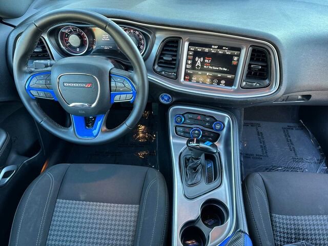 Used 2021 Dodge Challenger SXT image 15