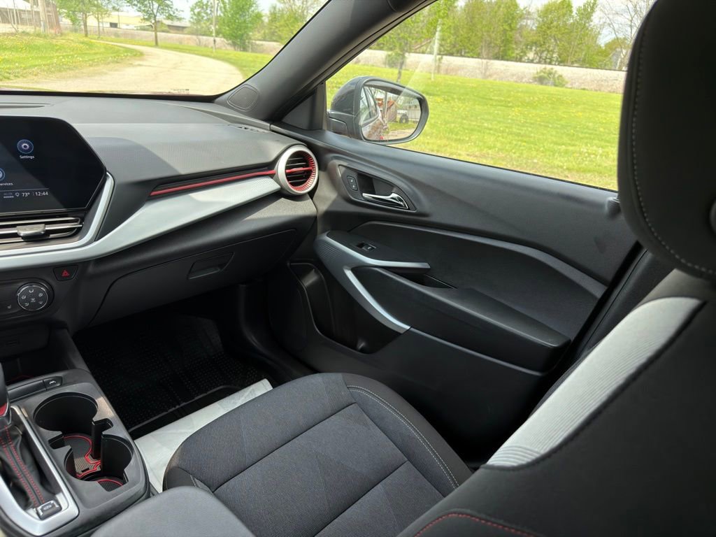 Used 2024 Chevrolet Trax RS w/ Driver Confidence Package FWD image 19