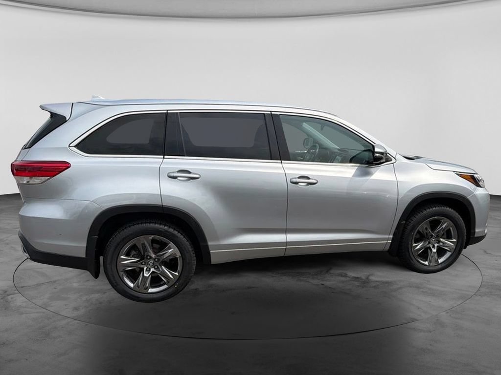 Used 2018 Toyota Highlander Limited Platinum AWD/4WD image 11