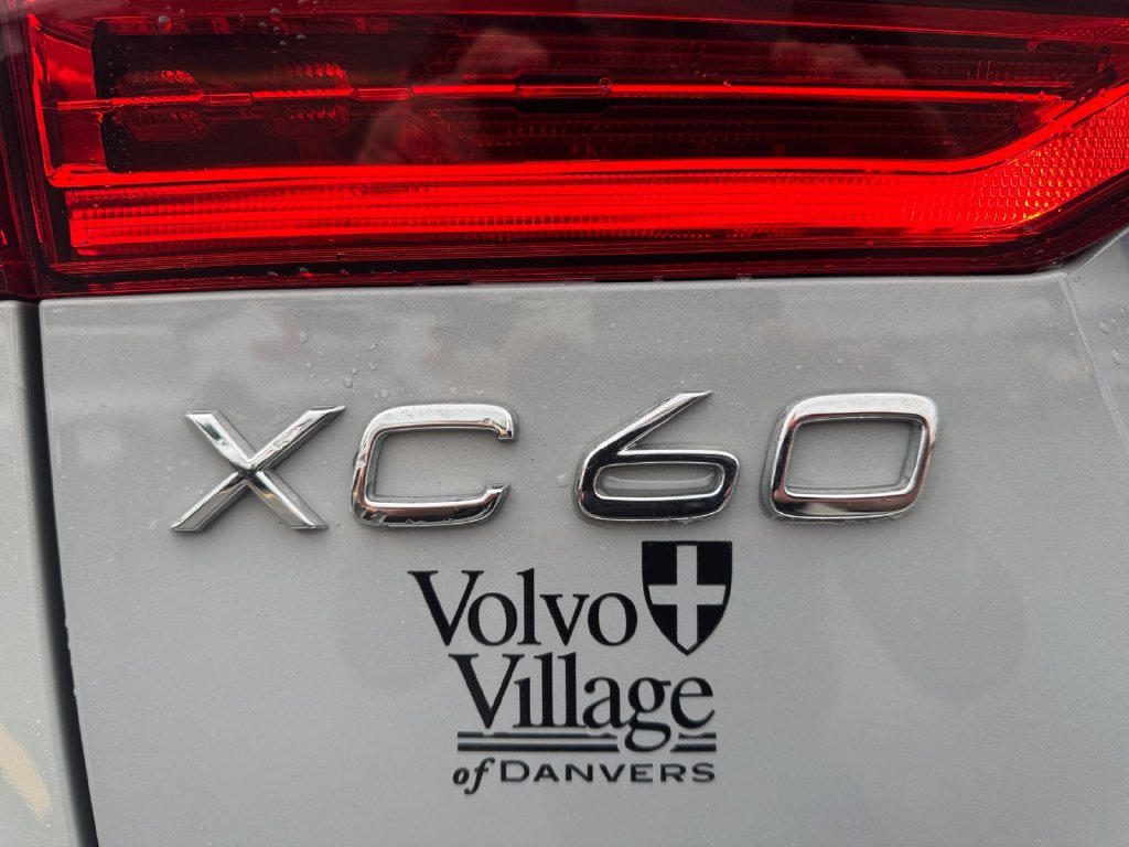 Certified 2024 Volvo XC60 B5 Plus w/ Protection Package Premier AWD/4WD image 10