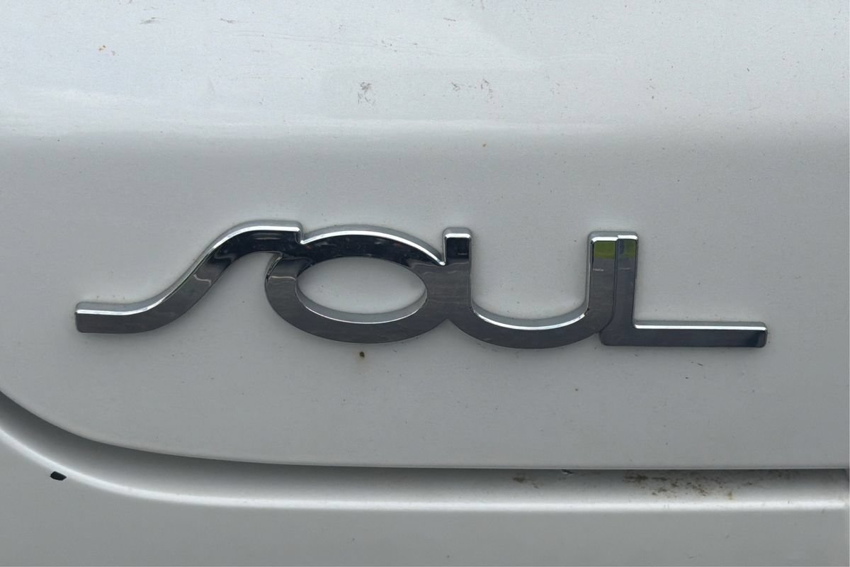 Used 2021 Kia Soul LX FWD image 23