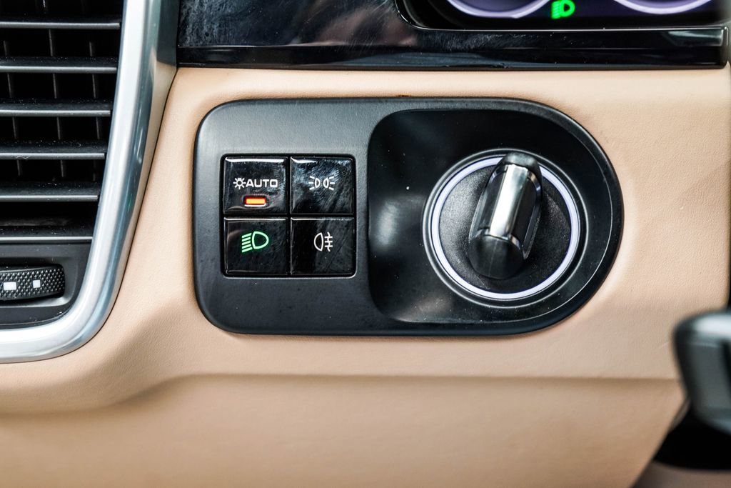 Used 2021 Porsche Cayenne S image 40