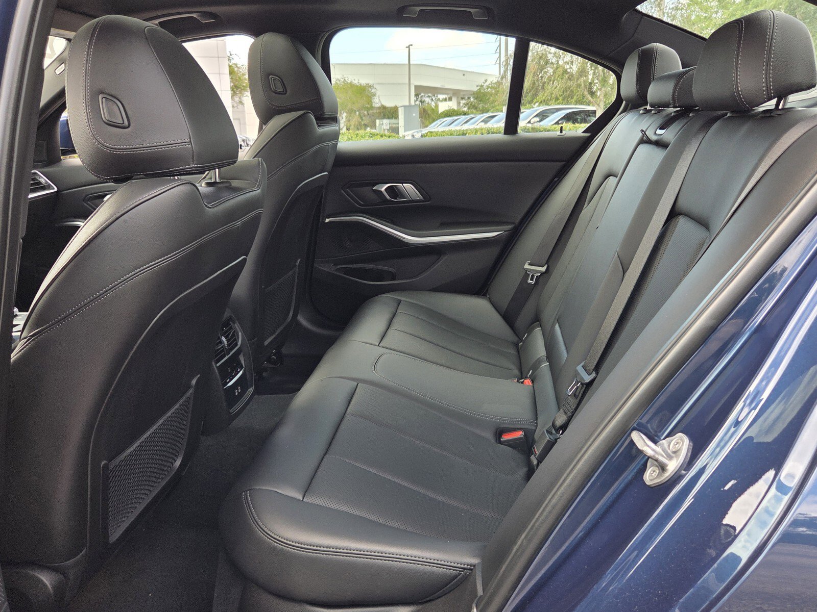 Used 2023 BMW 330i Sedan w/ Premium Package RWD image 11