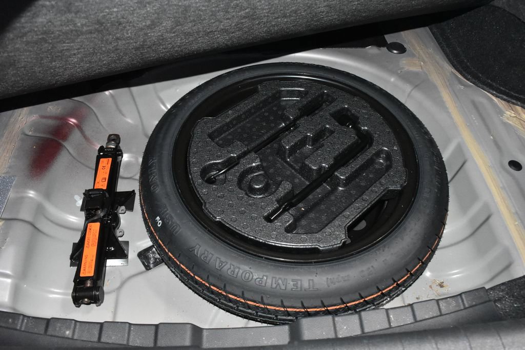 Certified 2024 Nissan Sentra SV image 28