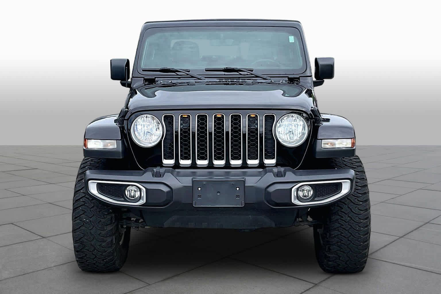 Certified 2021 Jeep Gladiator Overland w/ Popular Equipment Package AWD/4WD image 4