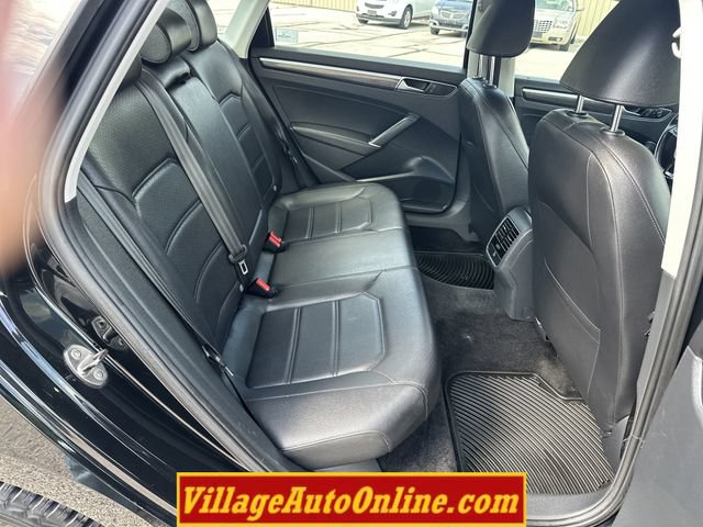 Used 2016 Volkswagen Passat 1.8T SE w/ Lighting Package (P06) FWD image 36