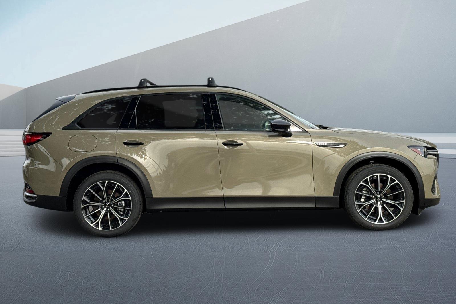 New 2025 MAZDA CX-70 Plug-In Hybrid w/ Premium Plus image 2