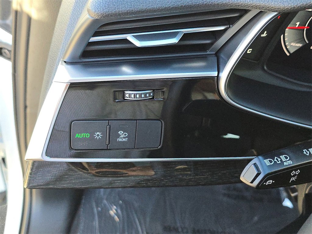 Certified 2023 Audi Q7 2.0T Premium w/ Towing Package image 30