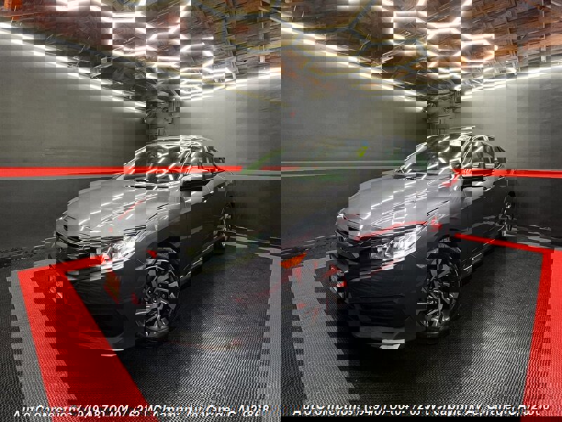 Used 2018 Honda Civic EX image 2