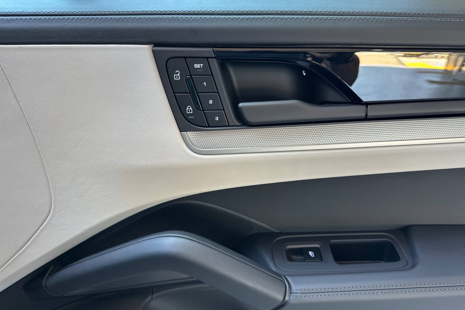 New 2026 Porsche Cayenne Coupe AWD/4WD image 20