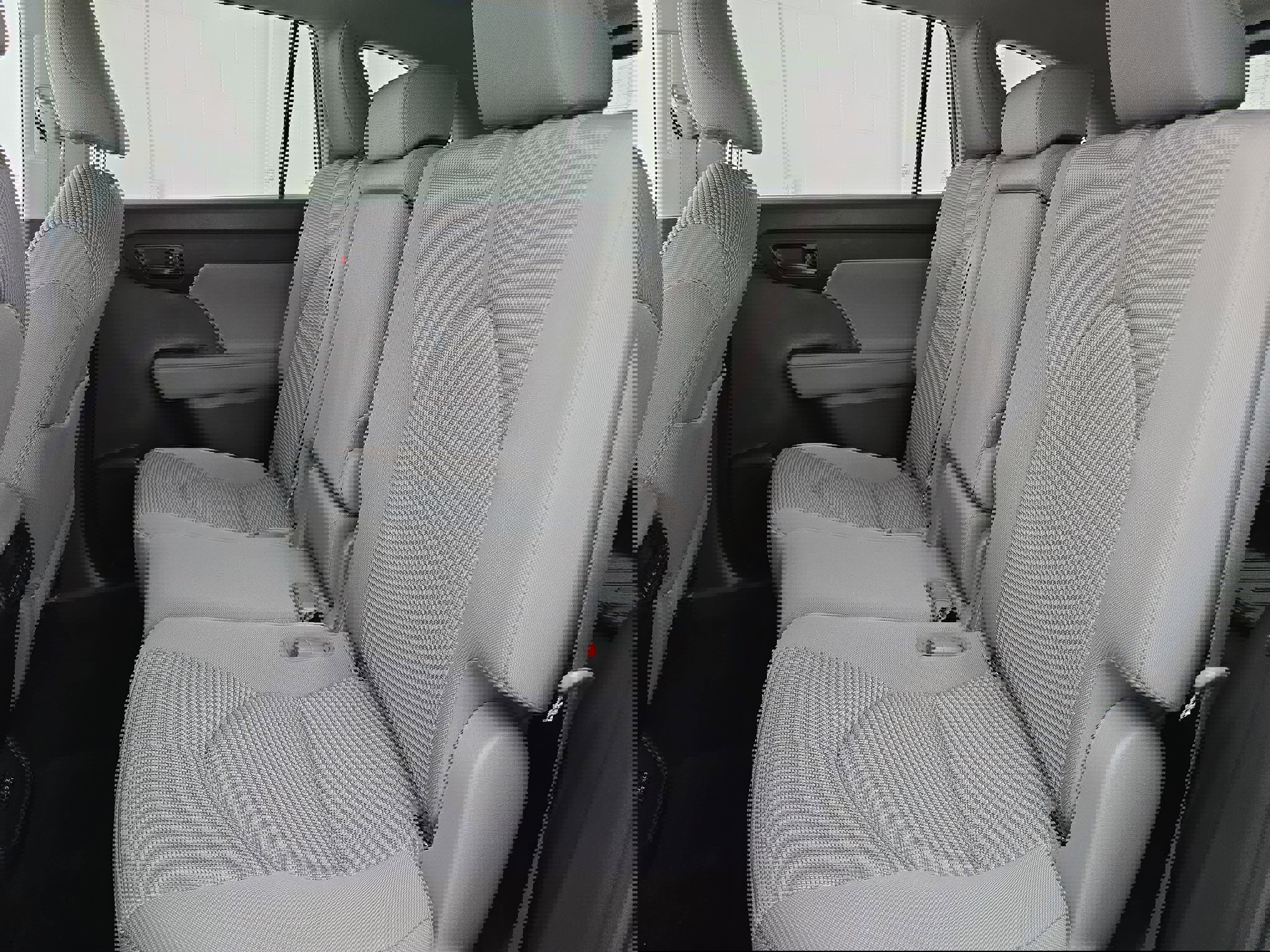 Used 2021 Toyota Highlander L image 14