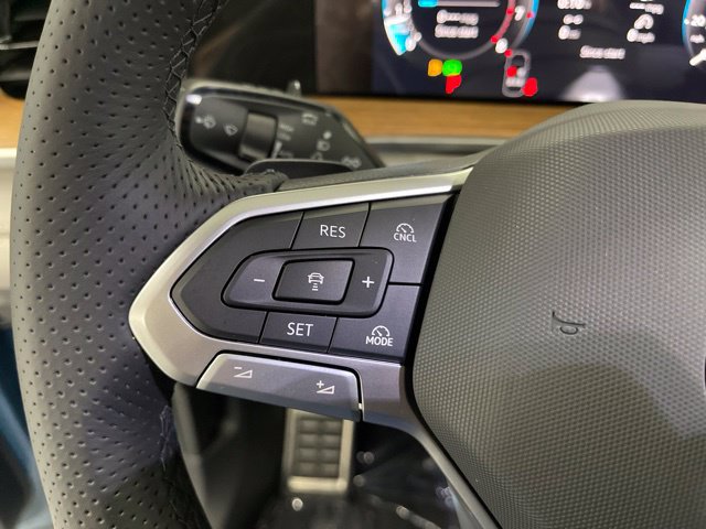 New 2026 Volkswagen Tiguan SEL R-Line AWD/4WD image 16