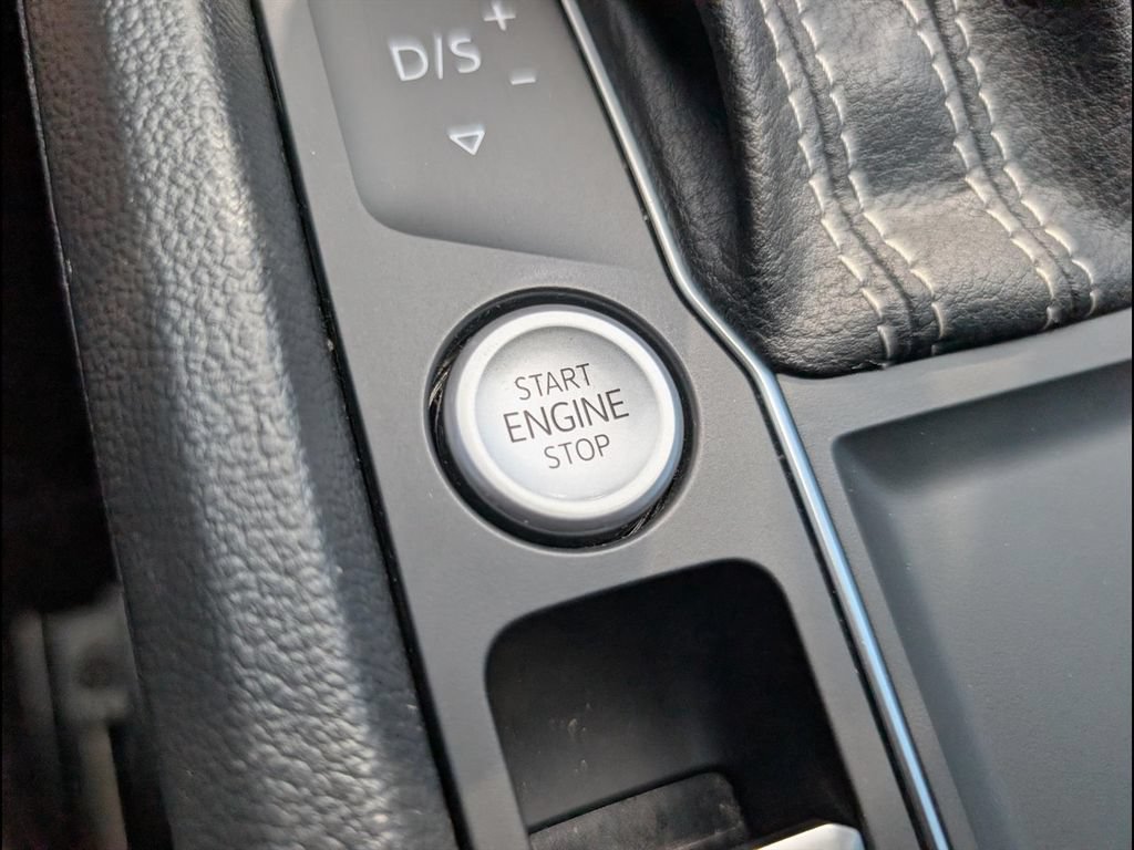 Certified 2023 Volkswagen Atlas SE FWD image 19
