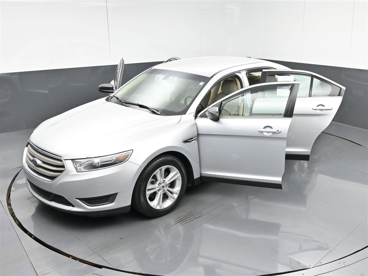 Used 2019 Ford Taurus SE FWD image 39