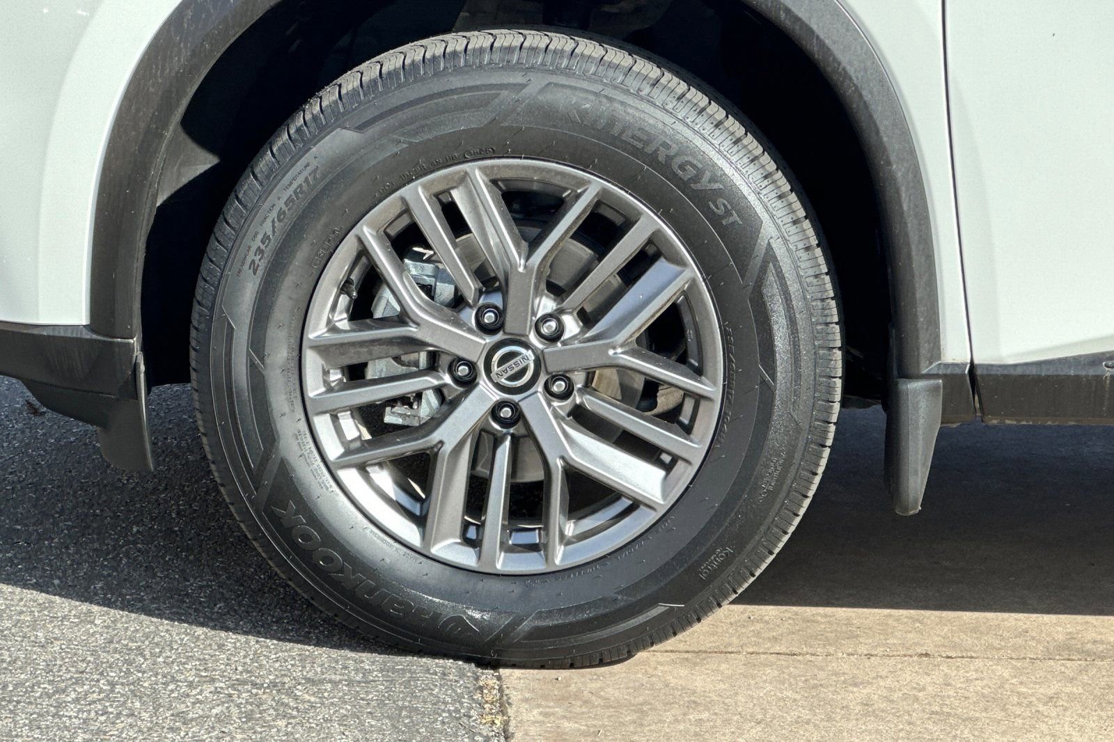 Used 2021 Nissan Rogue S image 26