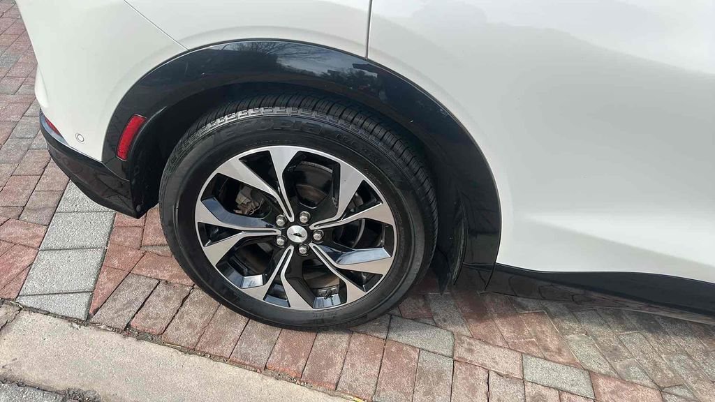 Used 2021 Ford Mustang Mach-E Premium image 14