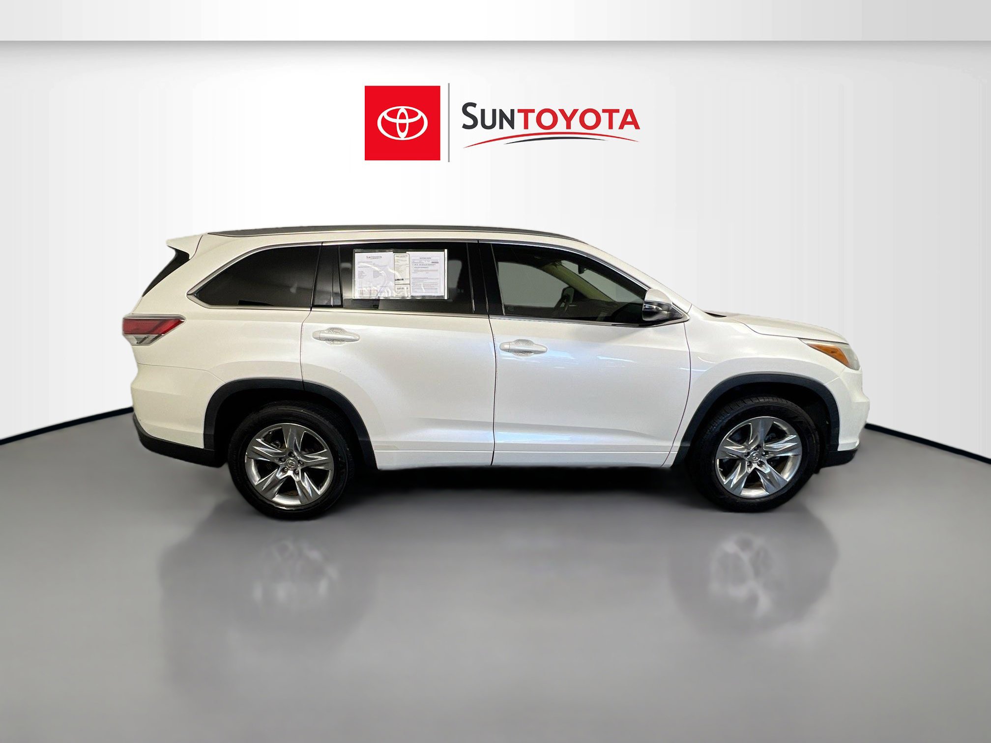 Used 2014 Toyota Highlander Limited image 2