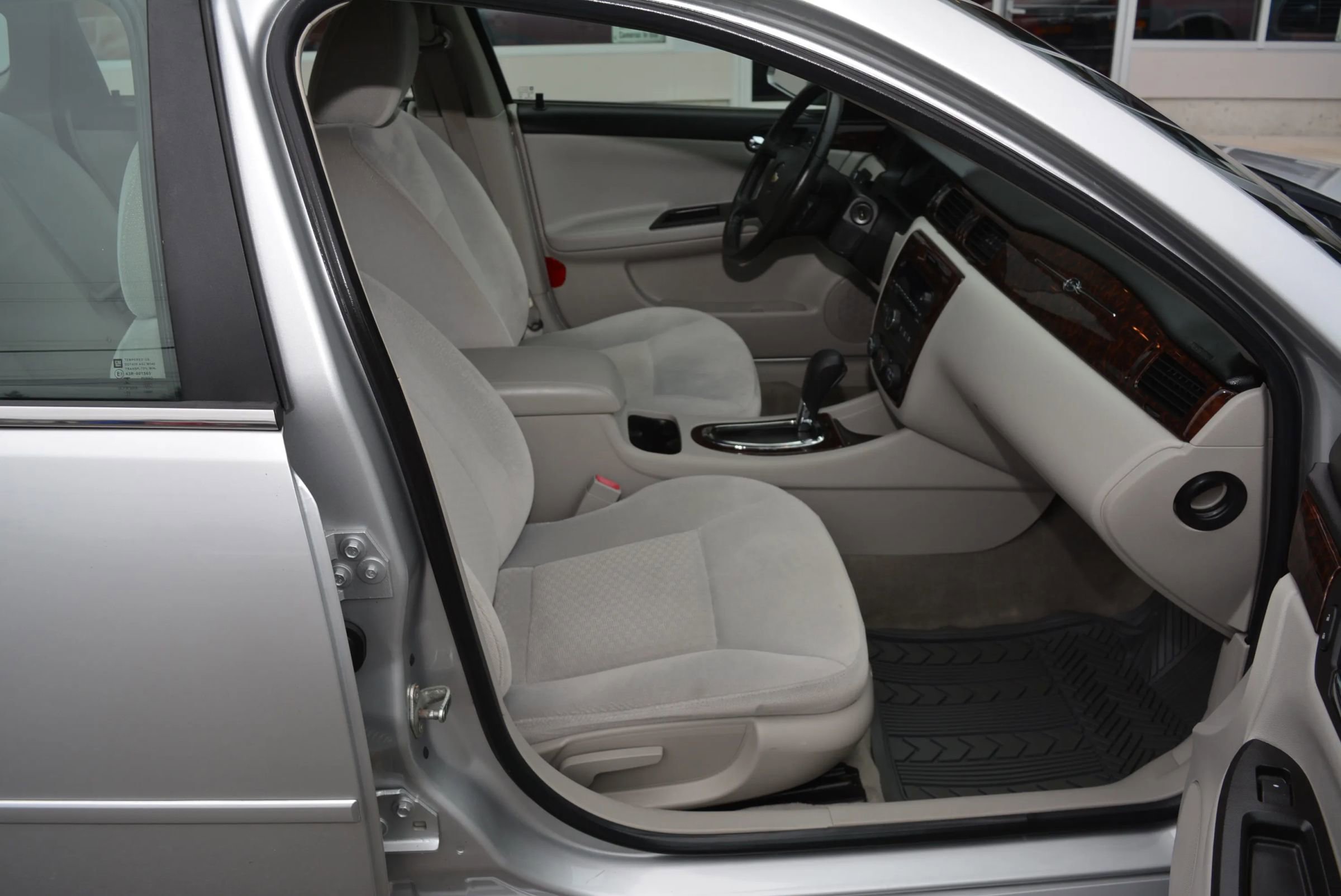 Used 2014 Chevrolet Impala Limited LS image 13