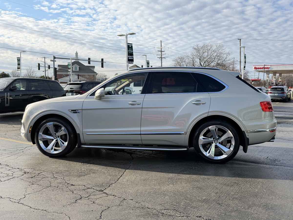 Used 2018 Bentley Bentayga image 15