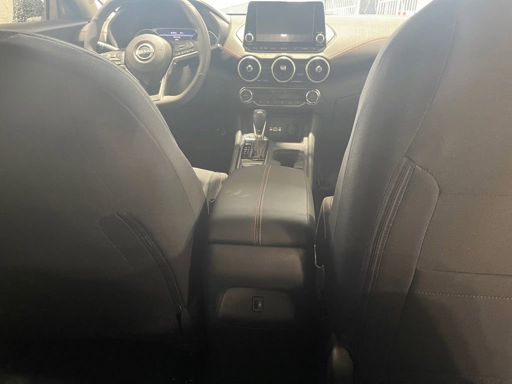 Certified 2025 Nissan Sentra SR w/ Midnight Edition image 30