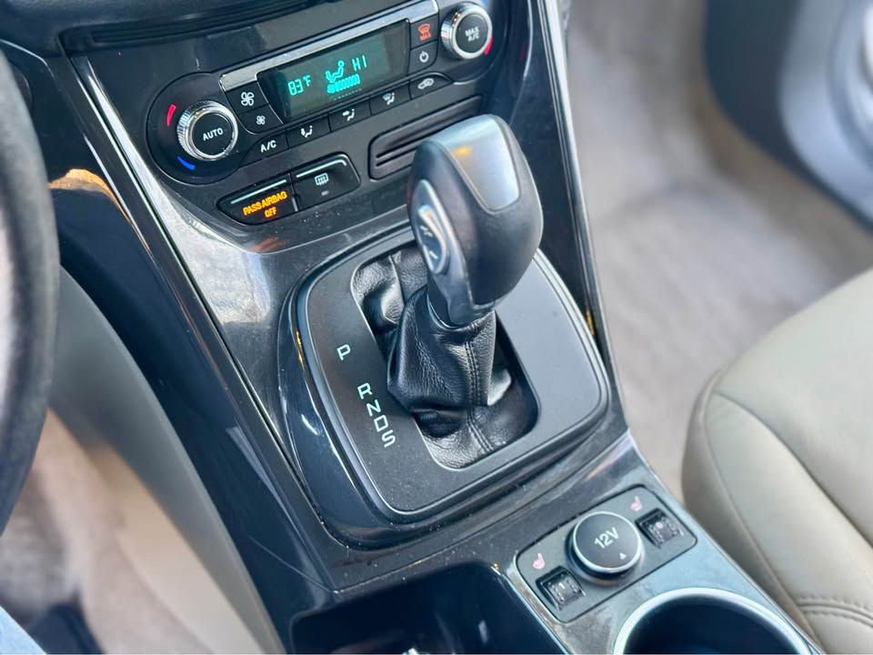 Used 2016 Ford Escape Titanium image 9