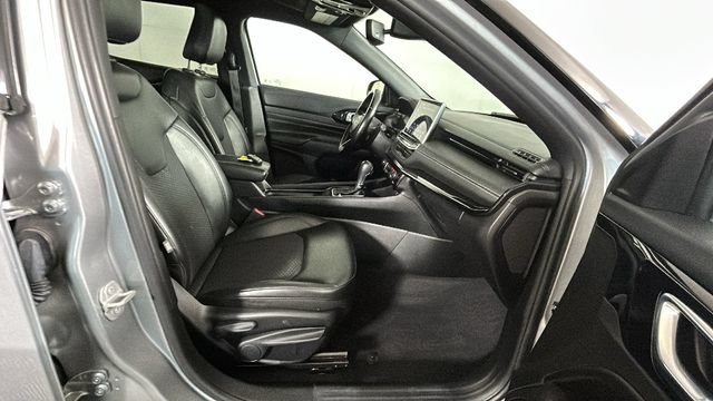 Used 2022 Jeep Compass Latitude w/ Sun and Sound Group AWD/4WD image 30