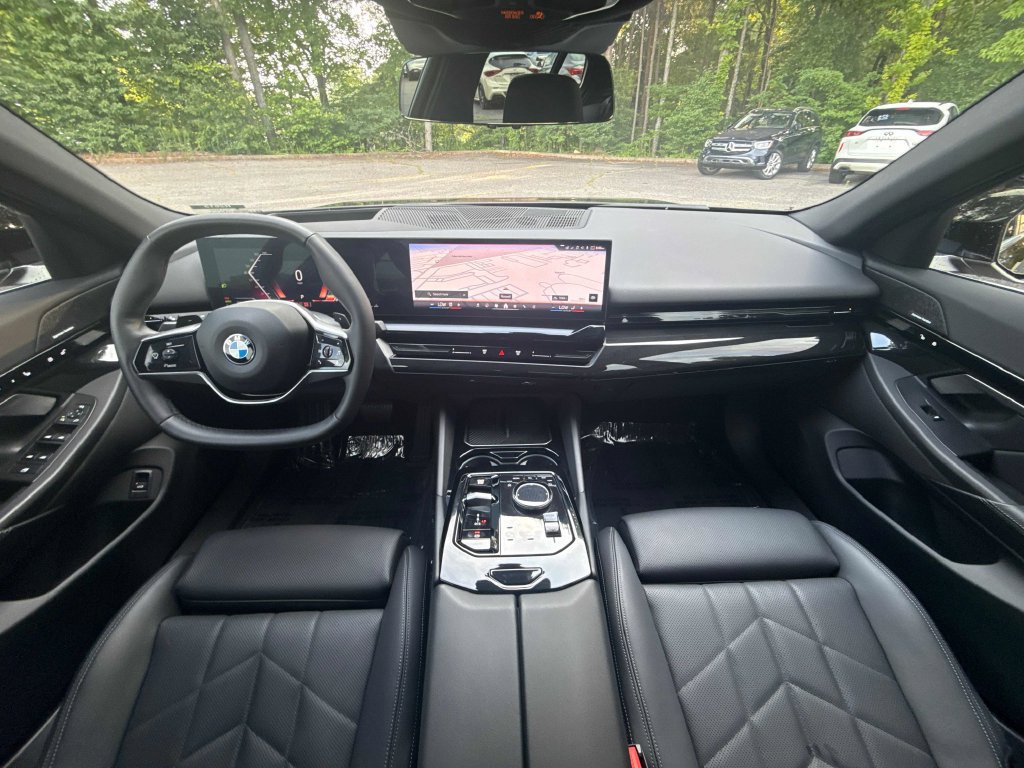 Used 2024 BMW 530i w/ Premium Package RWD image 13