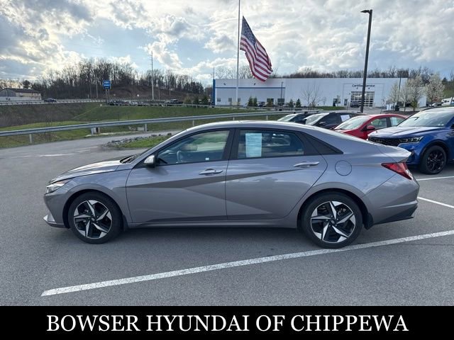 Used 2023 Hyundai Elantra SEL w/ Convenience Package image 4