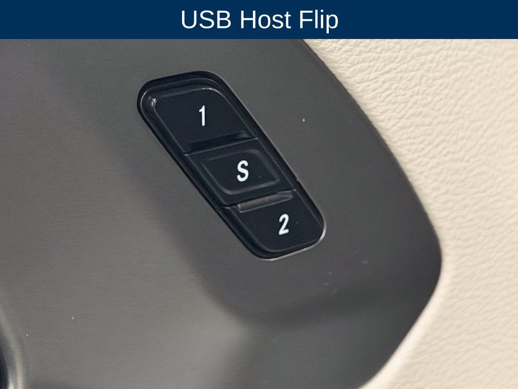 Used 2022 Chrysler Pacifica Touring-L w/ Uconnect Theater Family Group FWD image 33