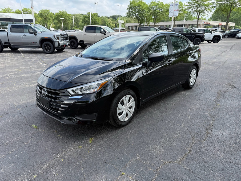 Used 2025 Nissan Versa S FWD image 1