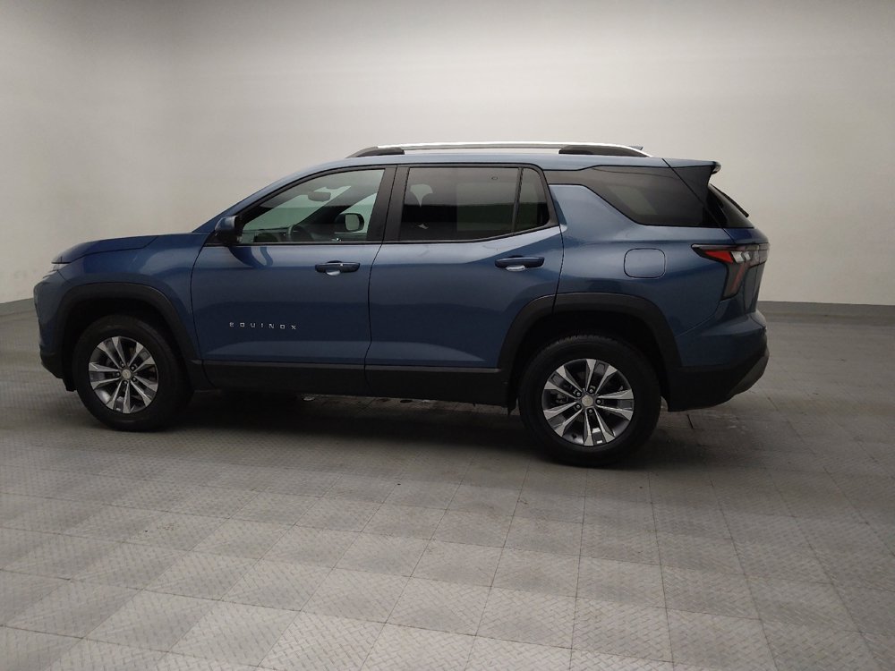 Used 2025 Chevrolet Equinox LT w/ Convenience Package II image 3