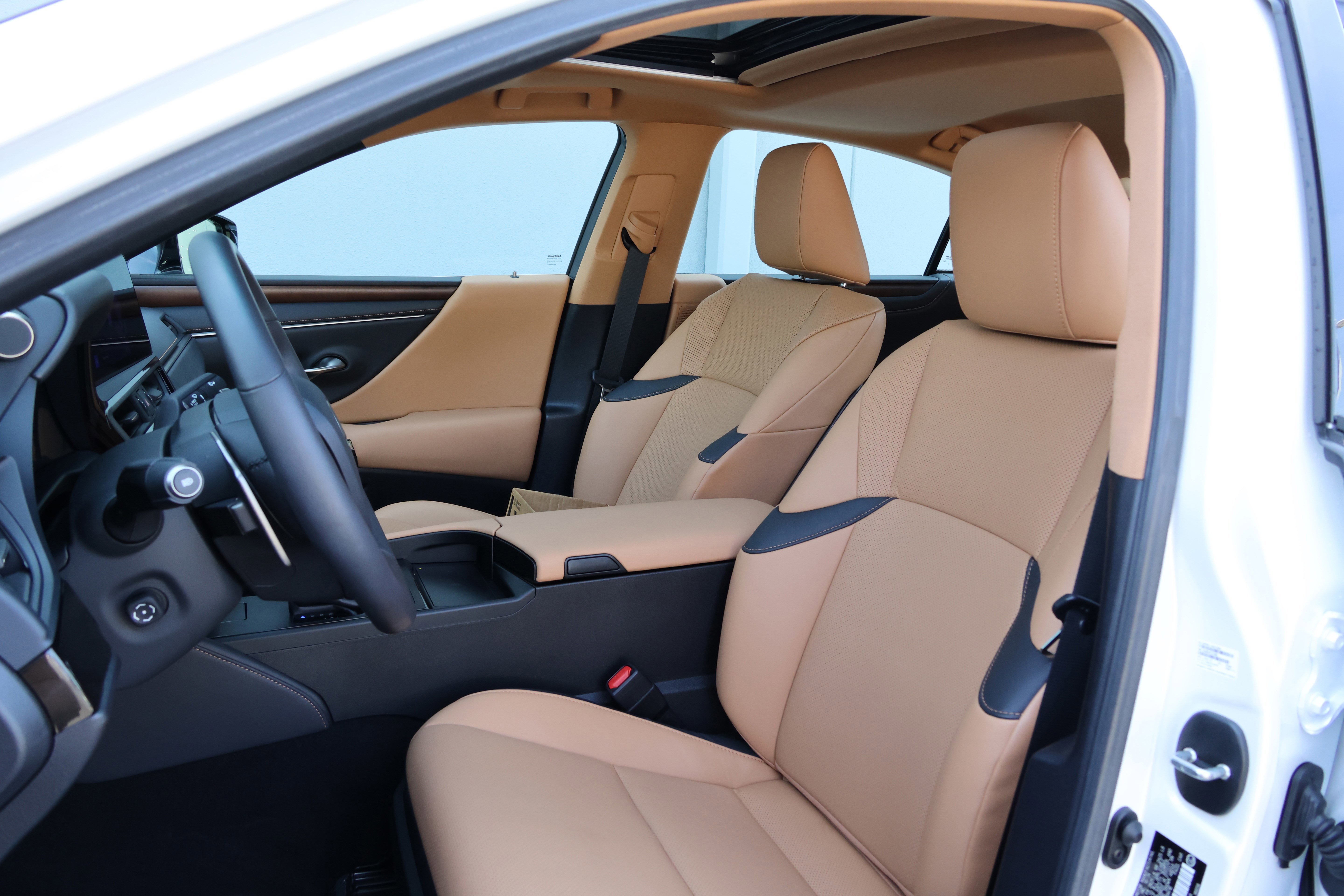 Certified 2025 Lexus ES 350 w/ Premium Package image 33