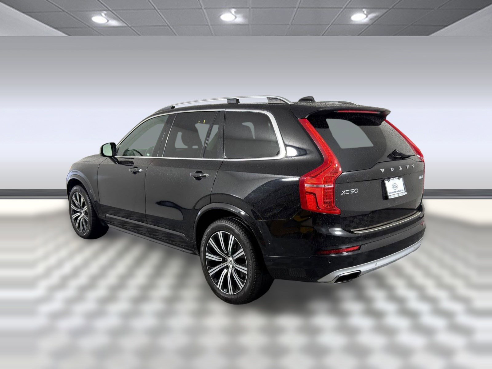 Used 2016 Volvo XC90 T6 Momentum w/ Momentum Plus Package image 3