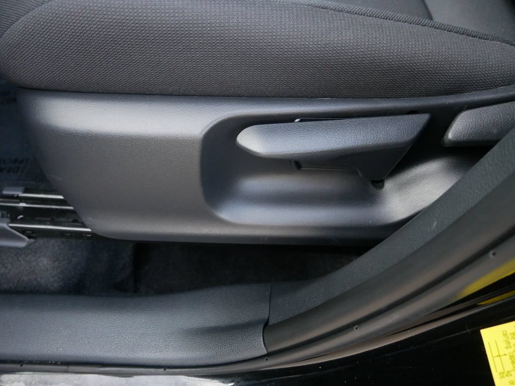 Certified 2024 Toyota Corolla Cross LE AWD/4WD image 15