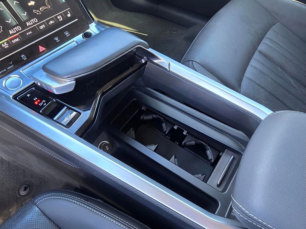 Used 2020 Audi e-tron Premium Plus image 19