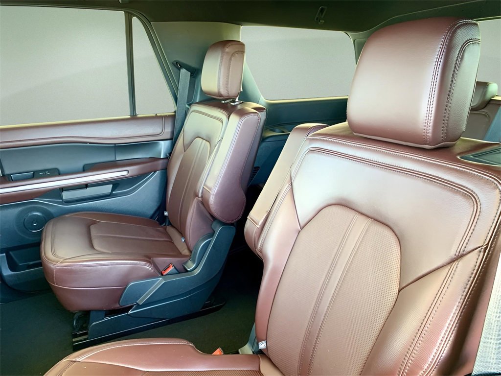 Used 2024 Ford Expedition Limited image 20