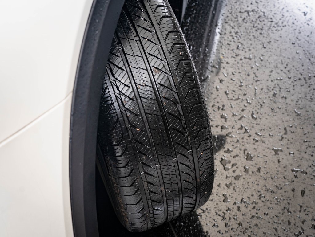 Certified 2024 Mercedes-Benz GLB 250 4MATIC image 38