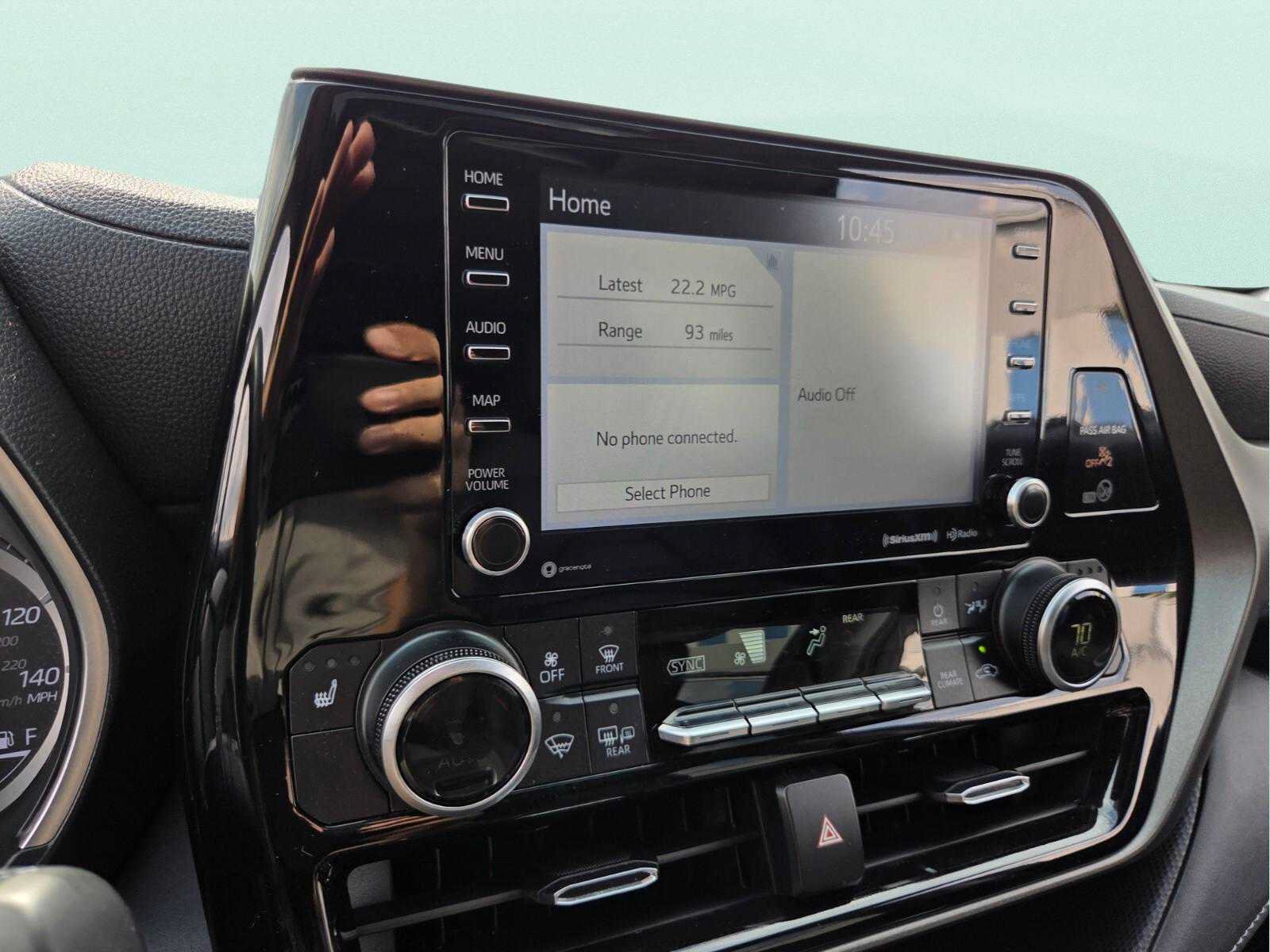 Used 2021 Toyota Highlander XLE FWD image 28