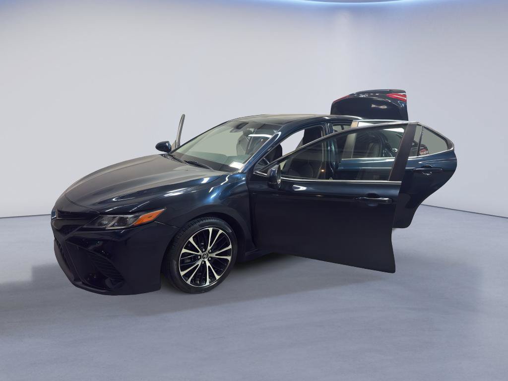 Used 2018 Toyota Camry SE w/ Moonroof Package FWD image 11