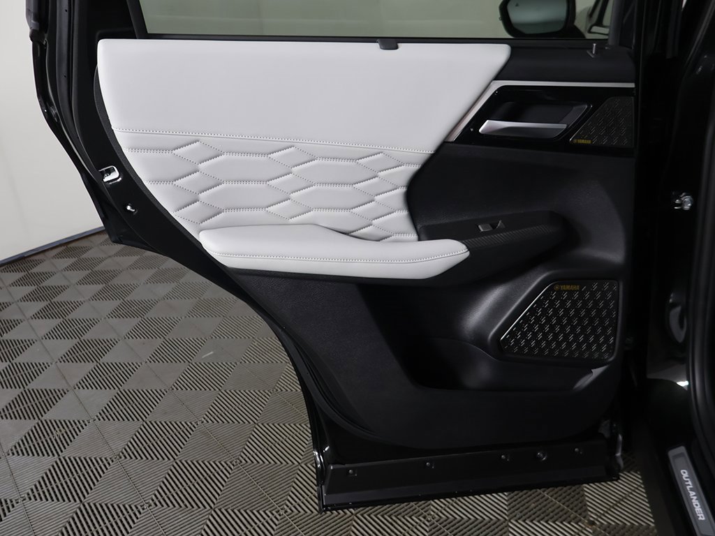 New 2025 Mitsubishi Outlander SEL image 31
