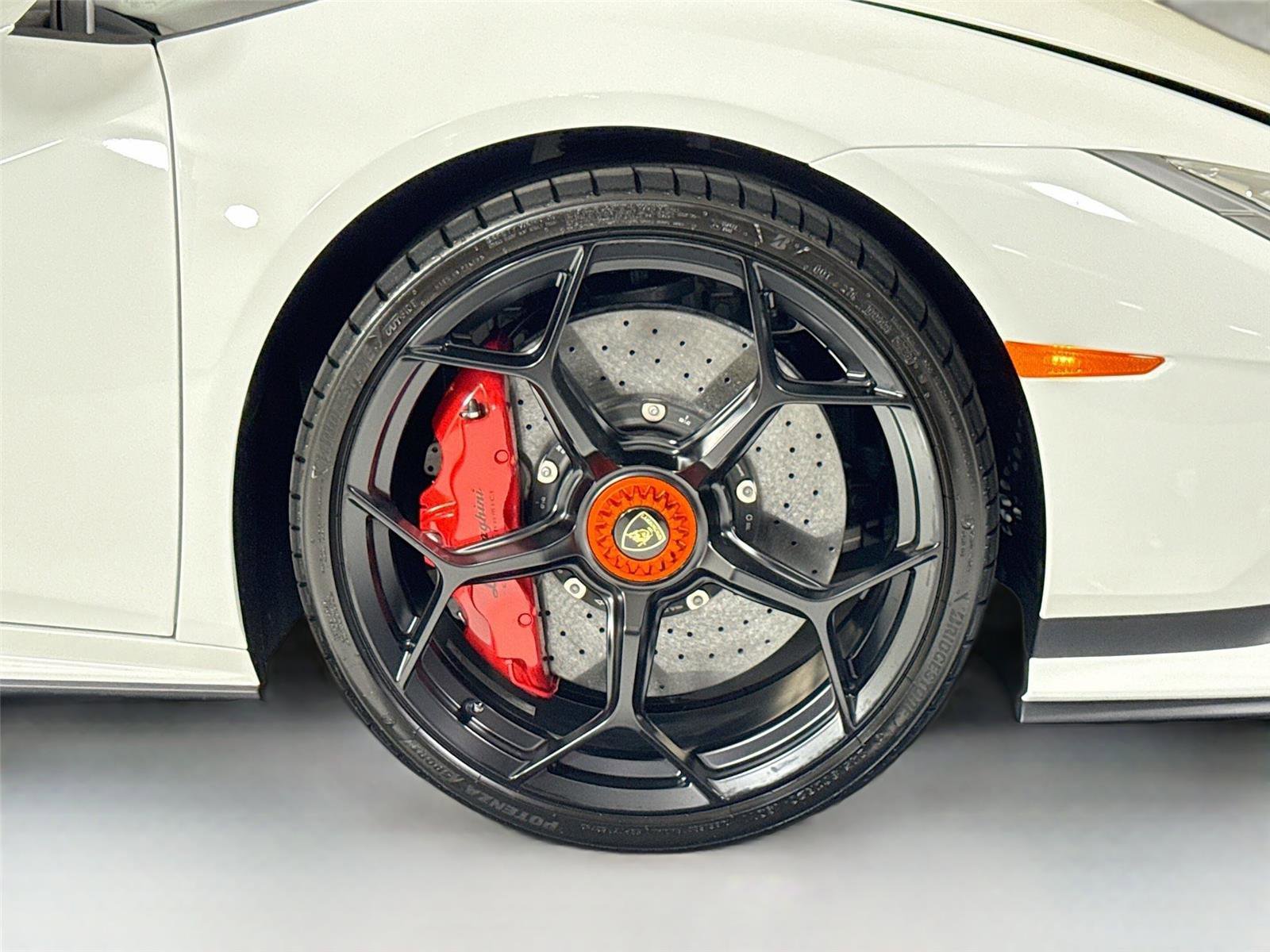 Used 2024 Lamborghini Huracan Tecnica image 35