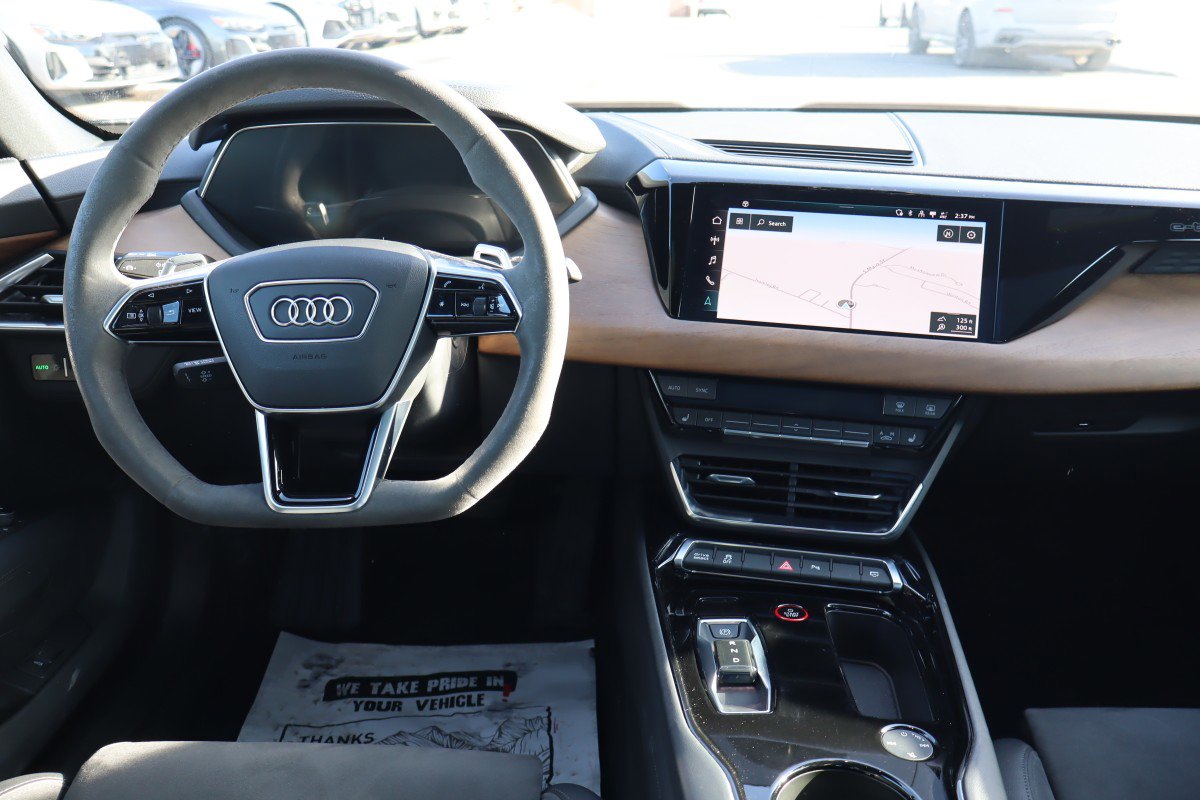 Used 2022 Audi e-tron GT Premium Plus AWD/4WD image 13