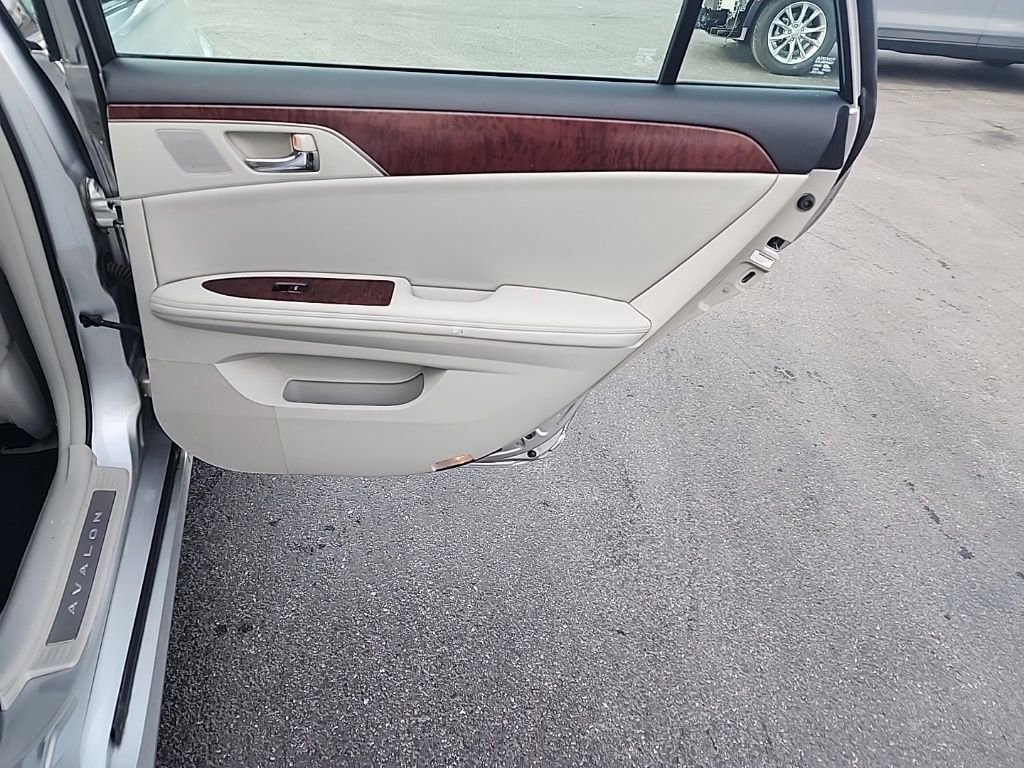 Used 2012 Toyota Avalon Limited image 25