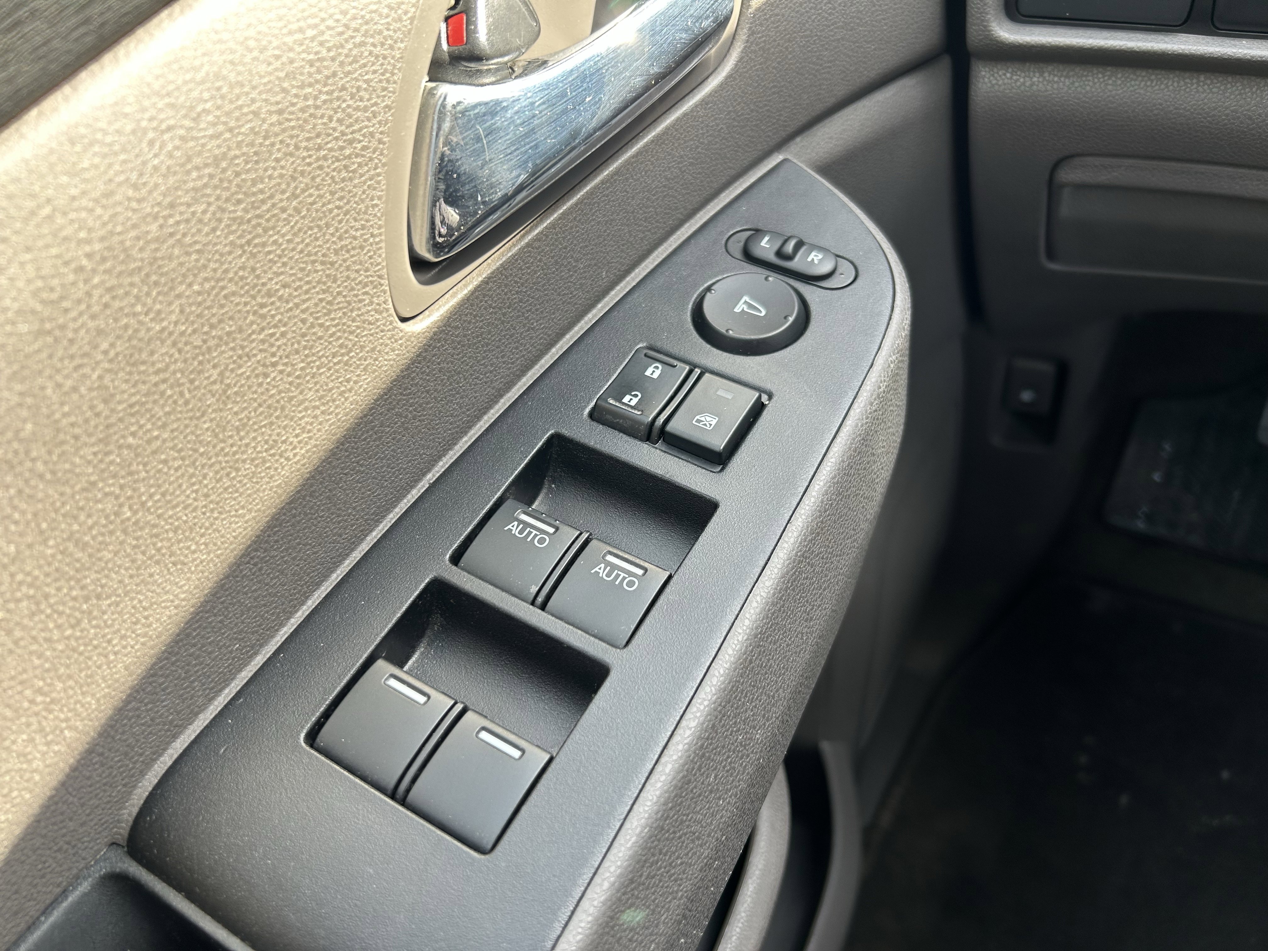 Used 2015 Honda Odyssey EX-L image 21