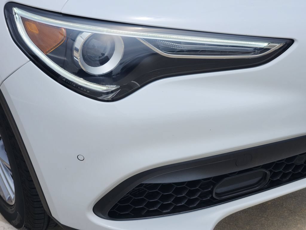 Used 2023 Alfa Romeo Stelvio Sprint AWD/4WD image 9