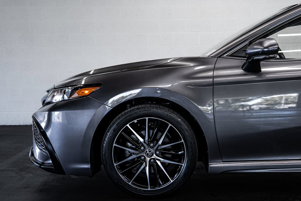 Used 2022 Toyota Camry SE w/ Convenience Package FWD image 12