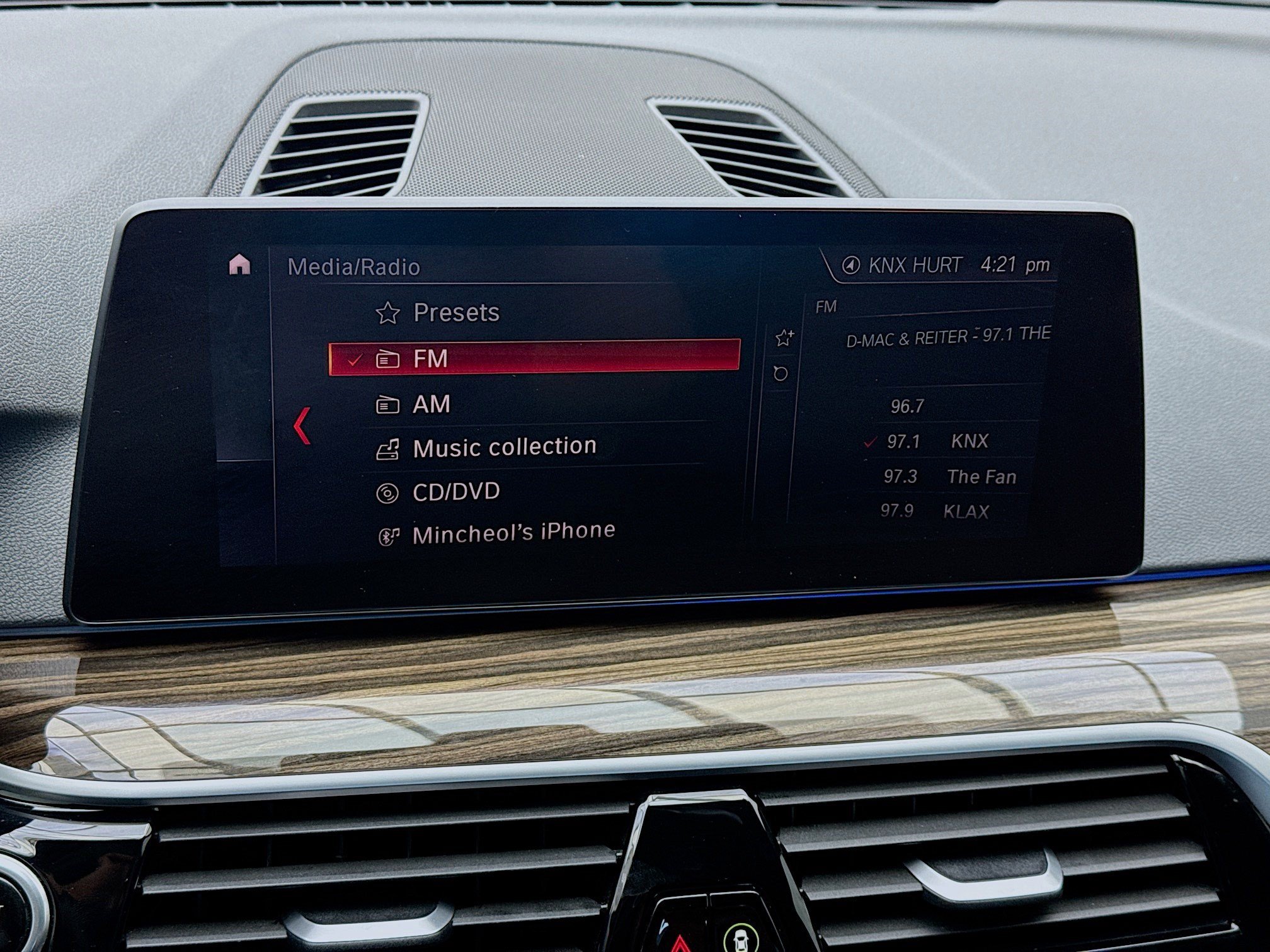 Used 2019 BMW 530e RWD image 11